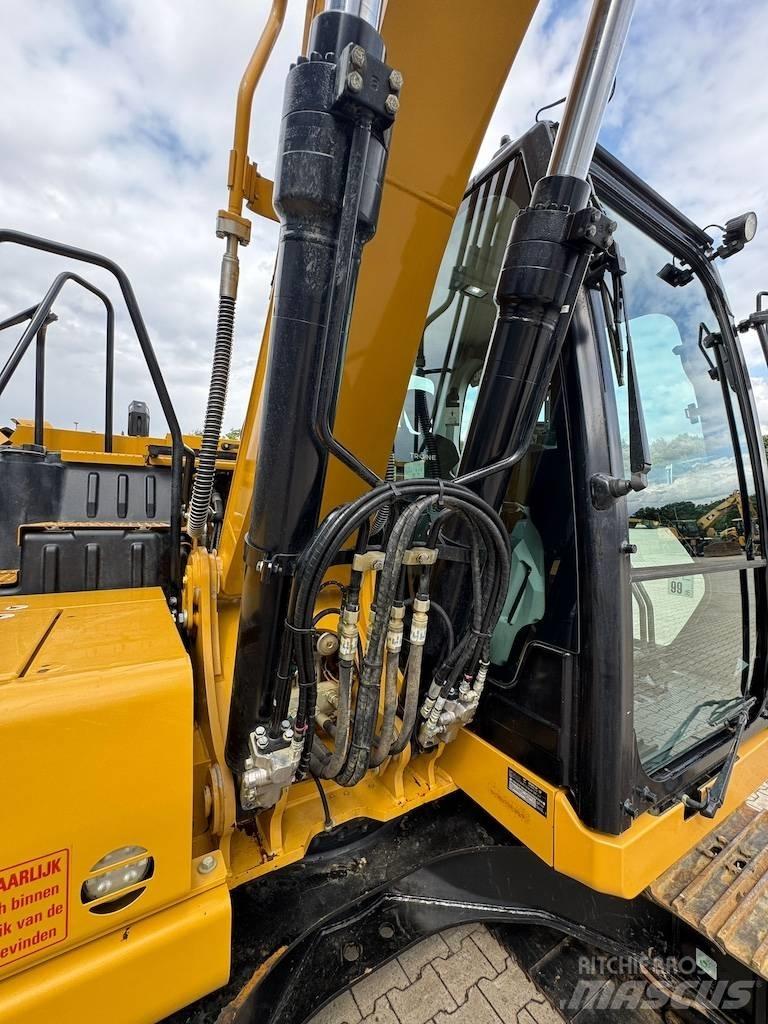CAT 313GC حفارات زحافة