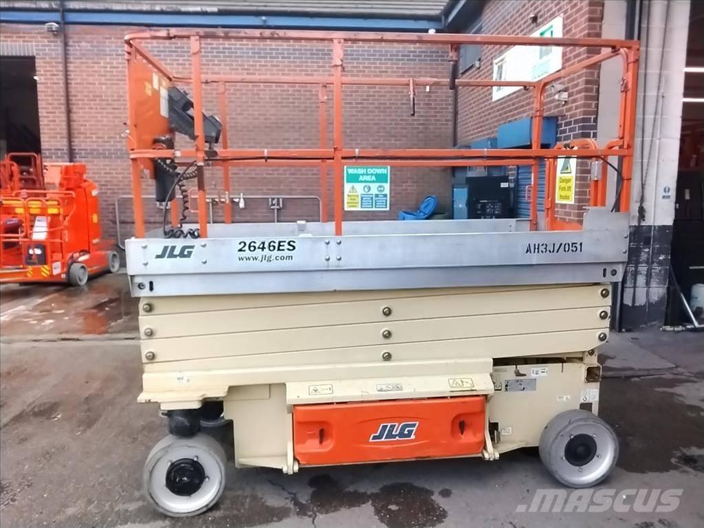 JLG 2646 ES رافعات مقصية الشكل