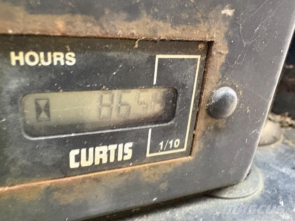 JCB 3T ST عربات نقل قلابة للمواقع