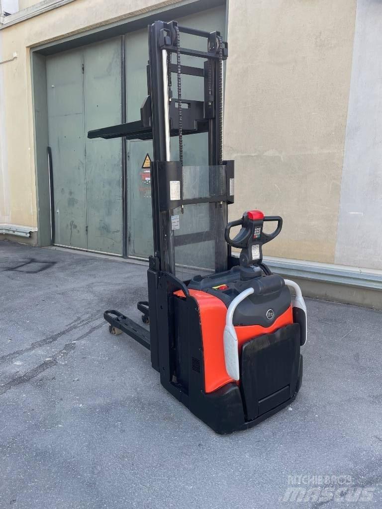 BT SPE 200 D معدات التكديس الجوالة