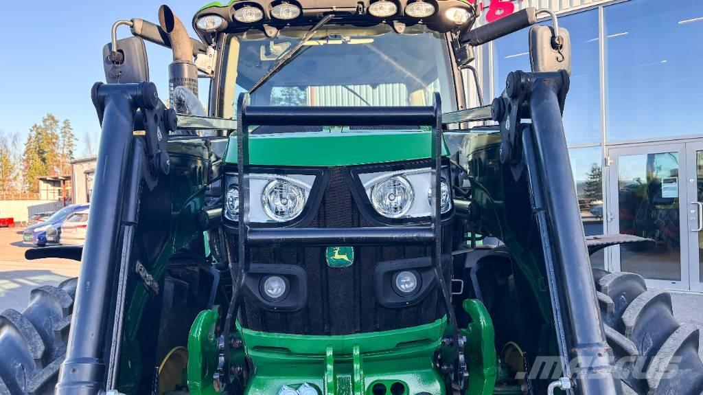 John Deere 6125 R الجرارات