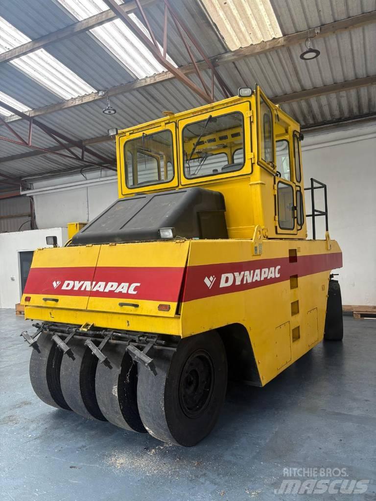 Dynapac CP 271 مداحل ذات إطارات هوائية