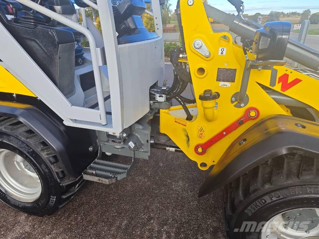 Wacker Neuson WL 28 لوادر بعجل