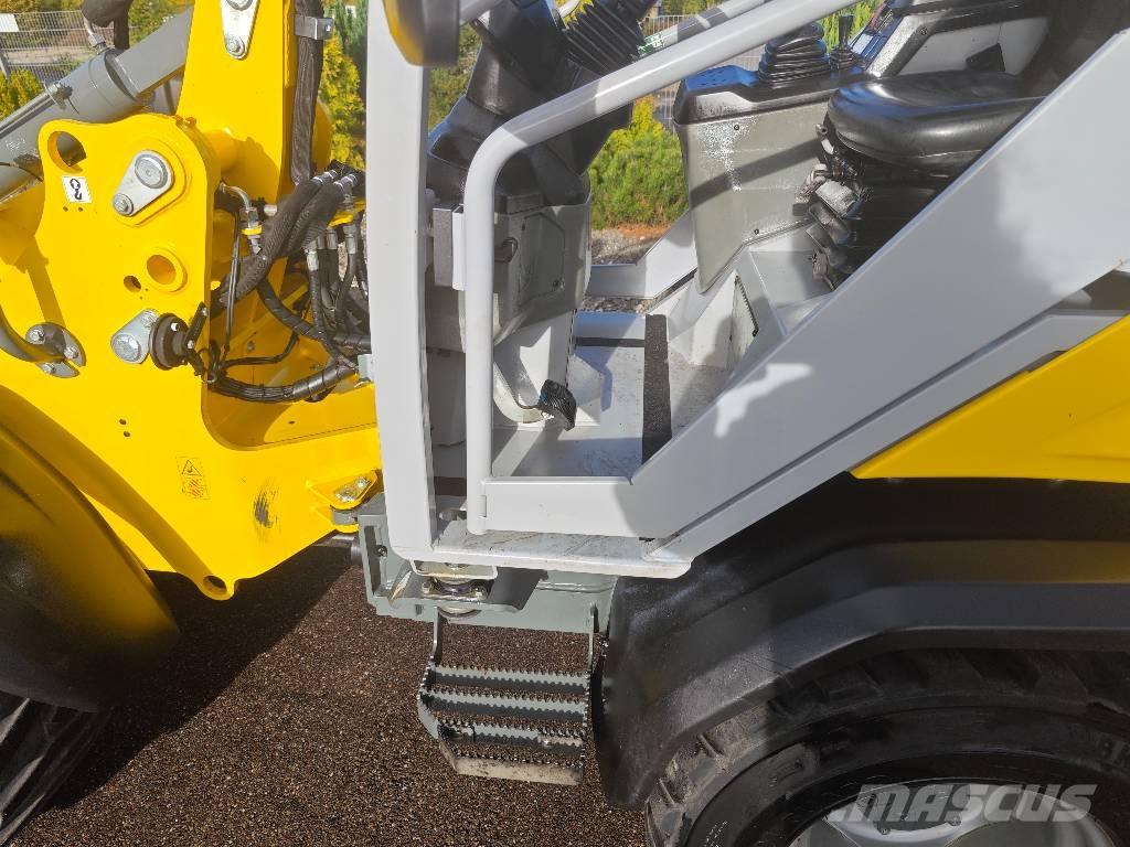 Wacker Neuson WL 28 لوادر بعجل