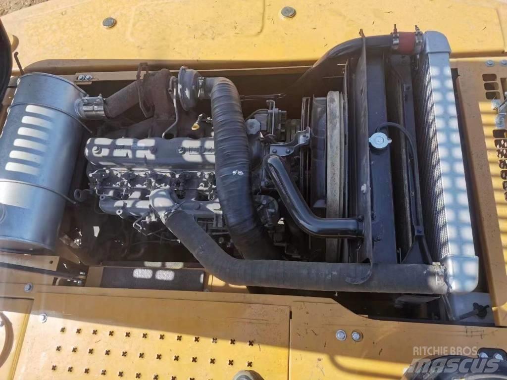 Sany SY 235 C حفارات زحافة