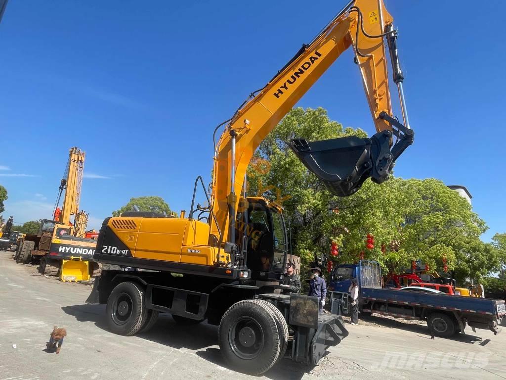 Hyundai R210W-9 حفارات بعجل