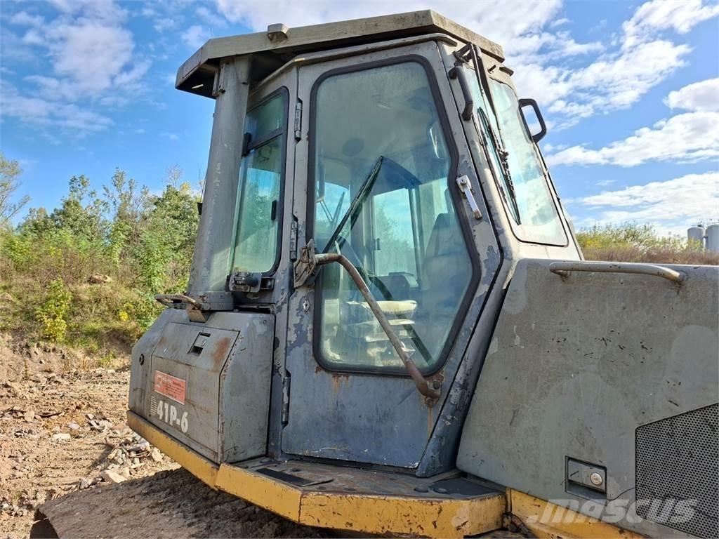 Komatsu D41P-6 أخرى