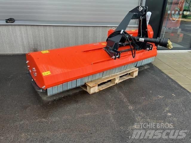 Kubota SE 3250 جزازات وأغطية المراعي