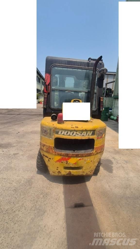 Hyundai D30 شاحنات ذات رافعات شوكية - أخرى
