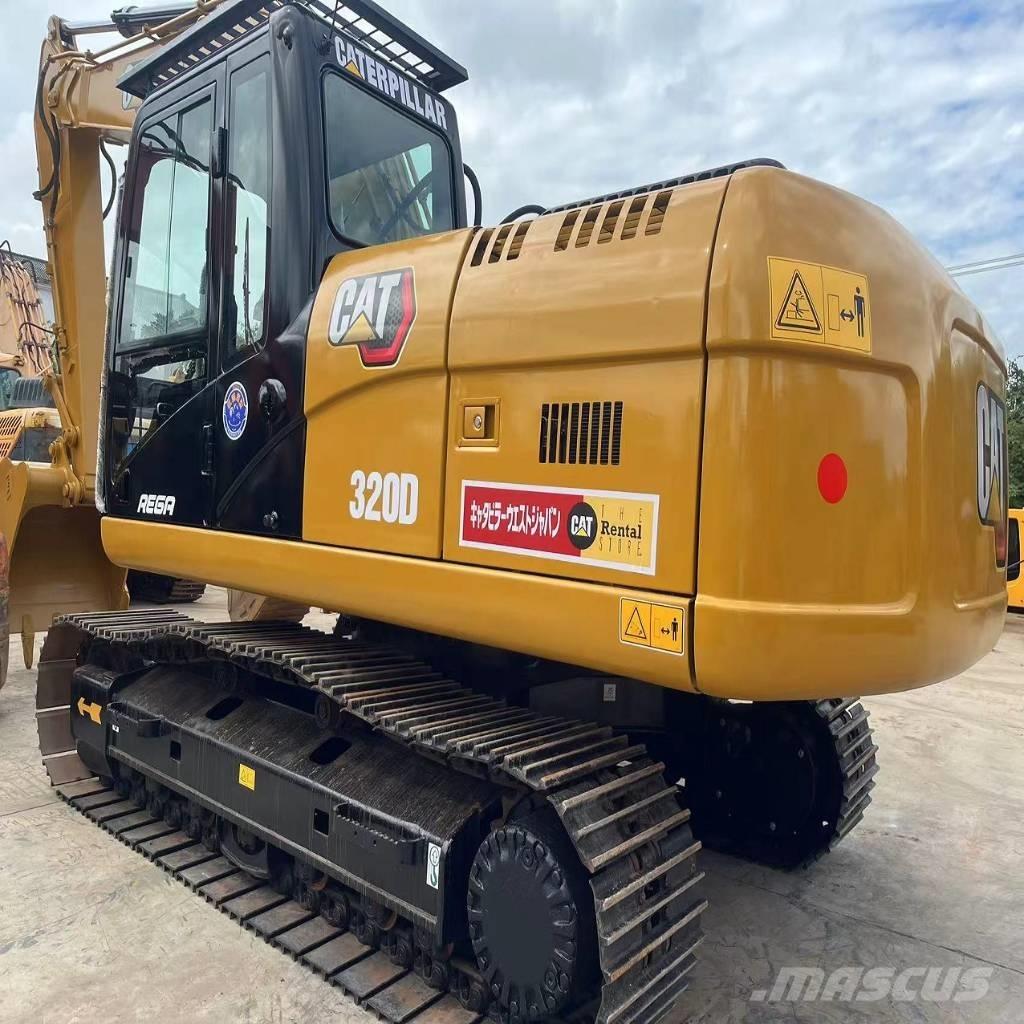 CAT 320 D حفارات زحافة