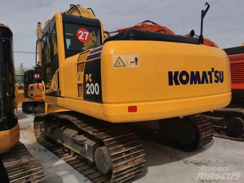 Komatsu PC 200-8 حفارات زحافة