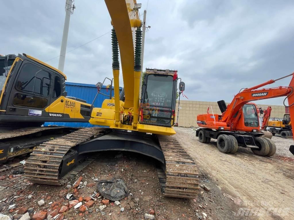 Komatsu PC 240 حفارات زحافة