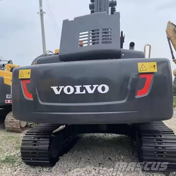 Volvo EC240D حفارات زحافة