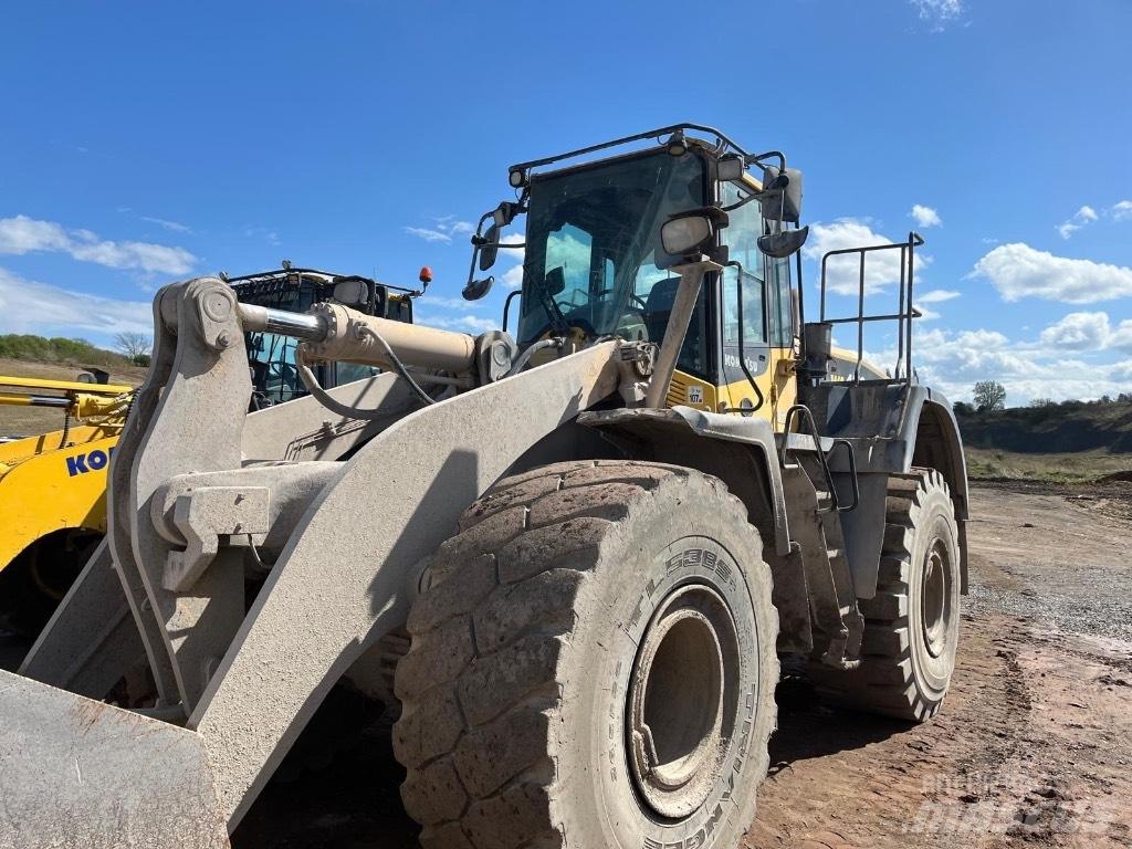 Komatsu WA 470 لوادر بعجل