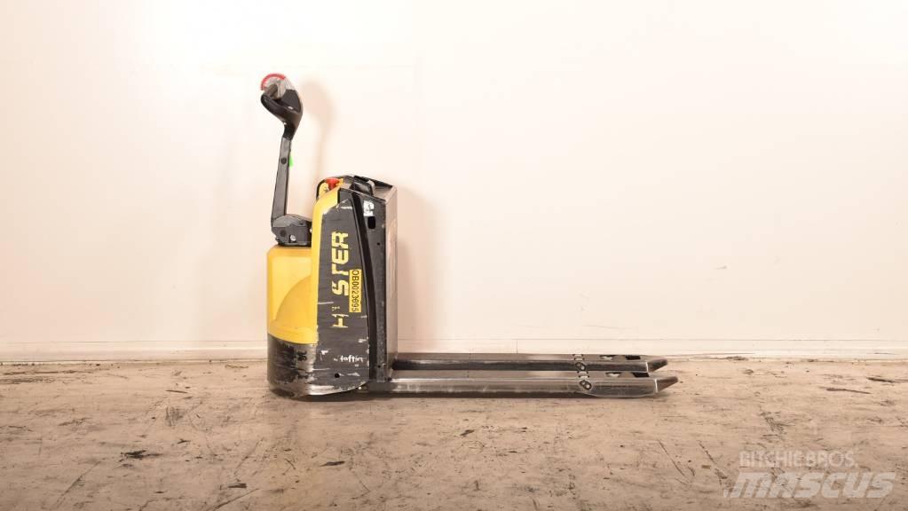 Hyster P 1.6 معدات الرفع منخفض المستوى
