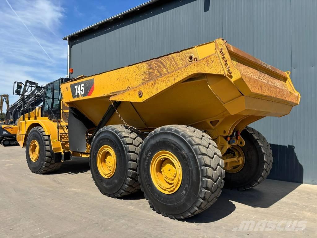 CAT 745 04A ساحبات مفصلية