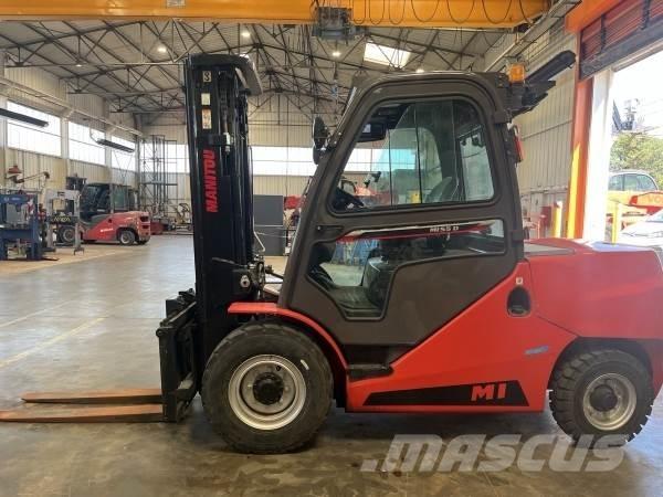 Manitou MI55 D شاحنات الطرق الوعرة