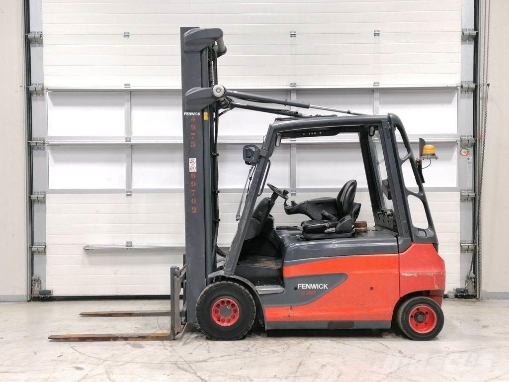 Linde E30L-01 شاحنات ذات رافعات شوكية تعمل بالكهرباء