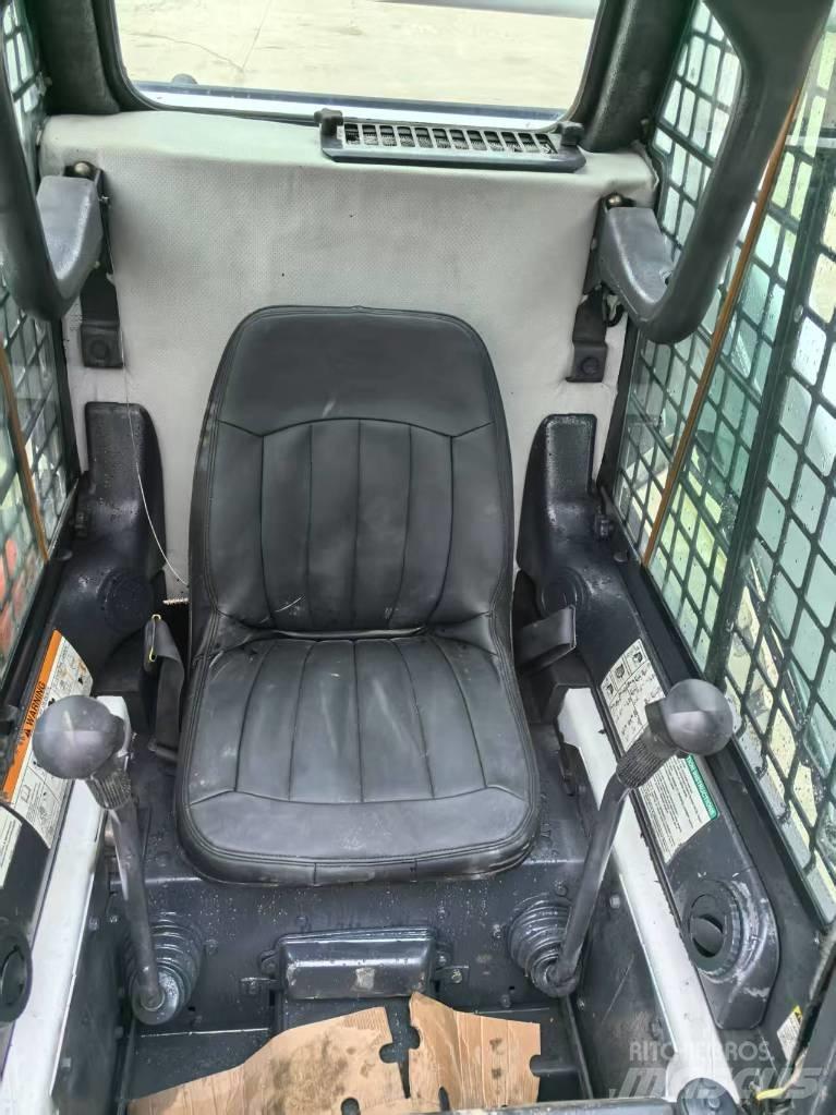 Bobcat S185 لوادر انزلاقية التوجيه