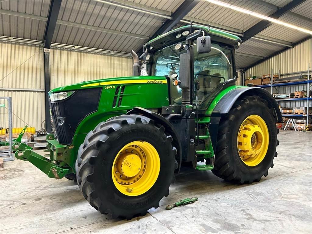 John Deere 7310R الجرارات