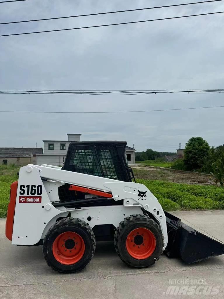 Bobcat S 160 لوادر انزلاقية التوجيه