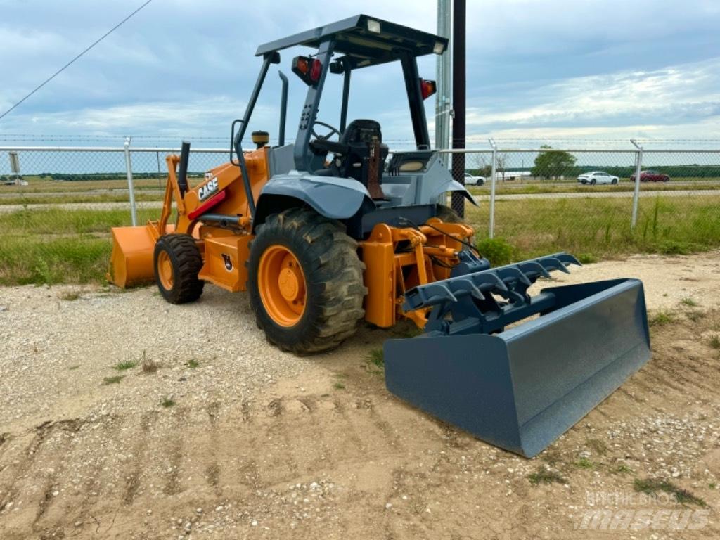 CASE 570 M XT لوادر بعجل