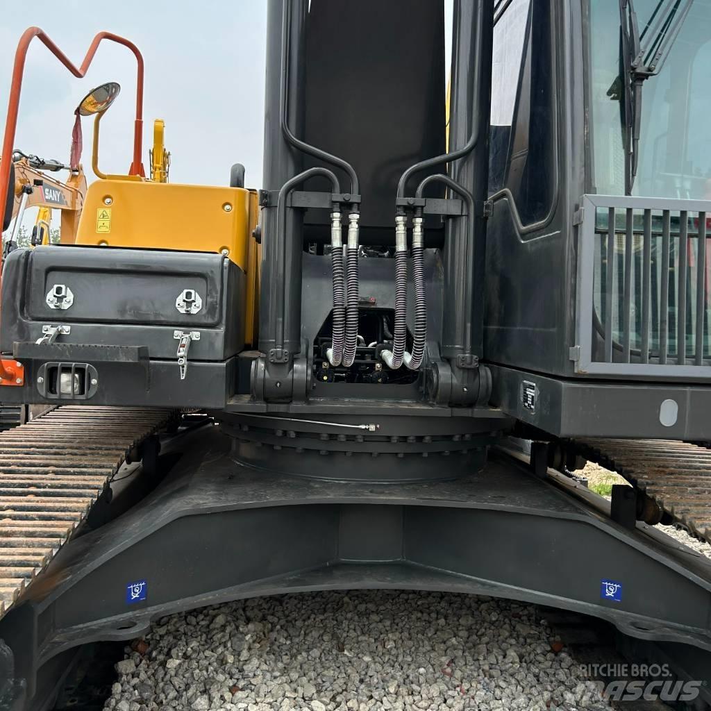 Volvo 290 حفارات زحافة