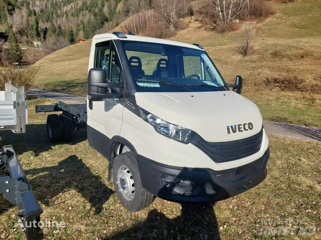 Iveco Daily 70C21 شاحنات بمقصورة وهيكل