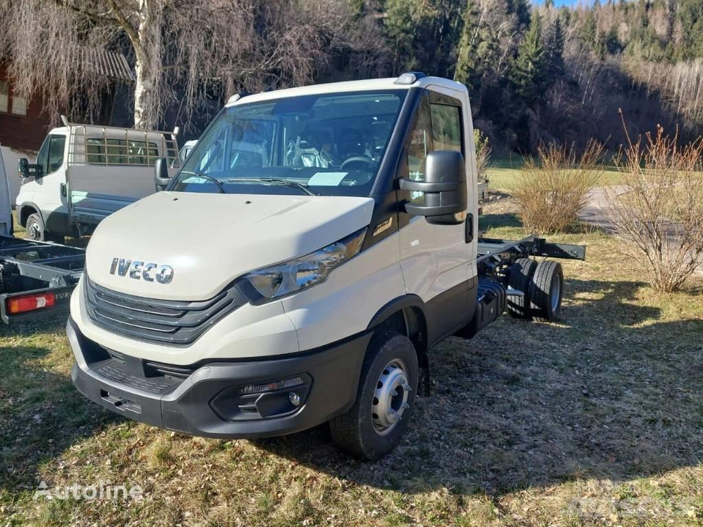 Iveco Daily 70C21 شاحنات بمقصورة وهيكل