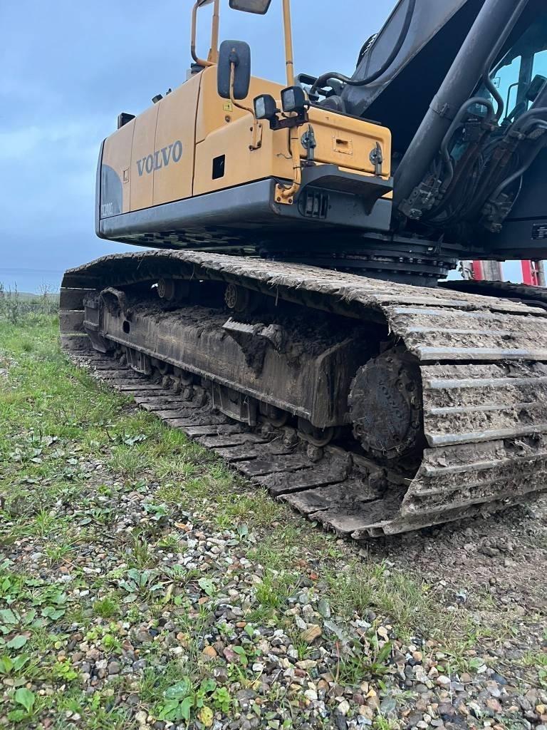 Volvo EC 290 C L حفارات زحافة