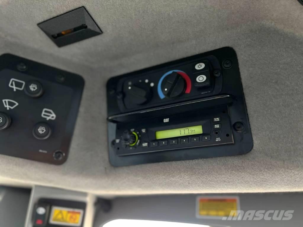 CAT 140M معدات تمهيد الطرق