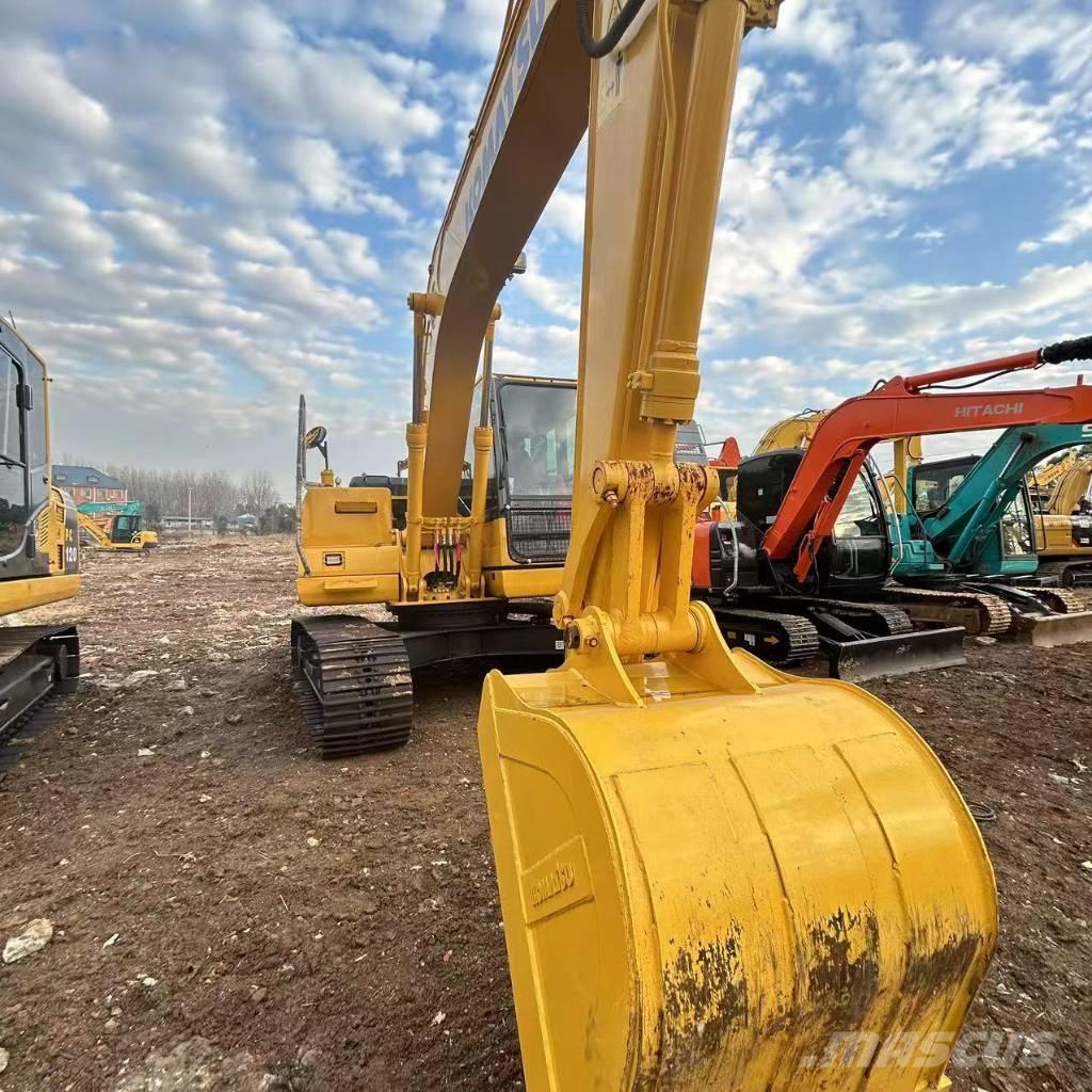 Komatsu PC 110 حفارات وسط 7 طن - 12 طن
