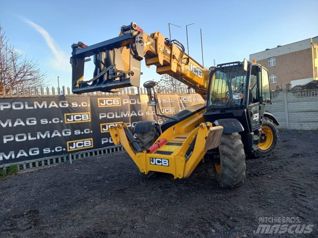 JCB 535-125 مناولات متداخلة