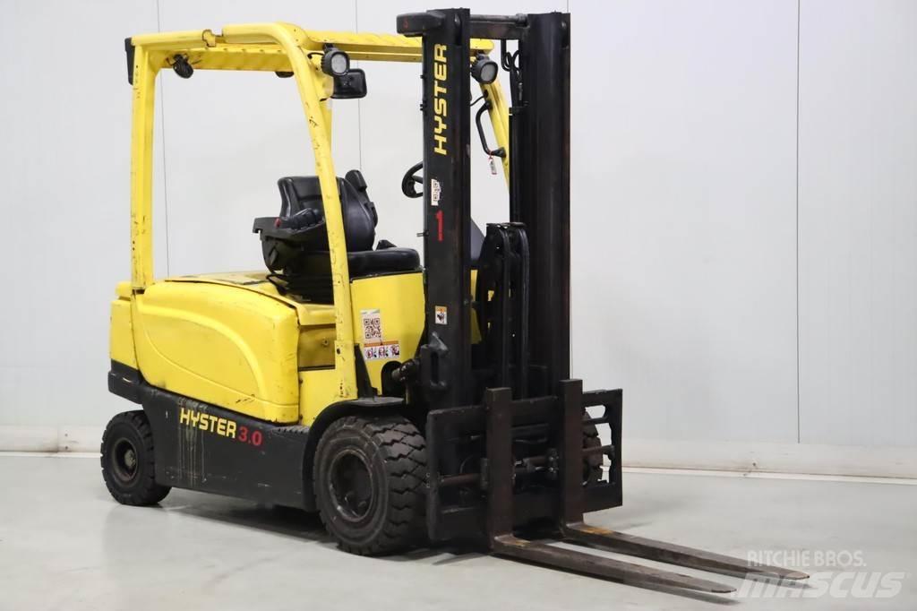 Hyster J3.0XN شاحنات ذات رافعات شوكية تعمل بالكهرباء