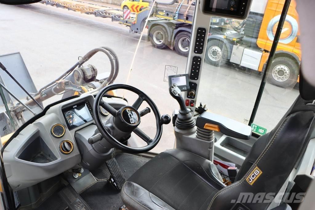 JCB 427 HT T4F لوادر بعجل