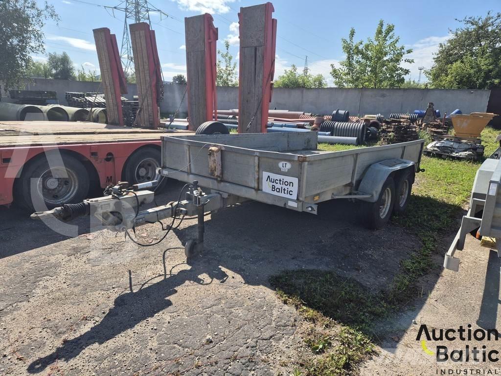 Tauras 3501-07 نصف مقطورات بباب جانبي