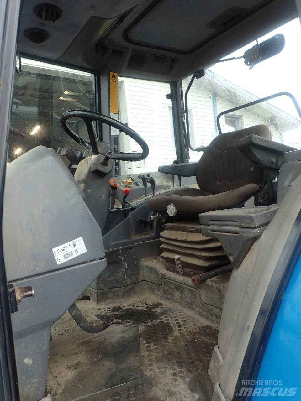 New Holland 7840 الجرارات