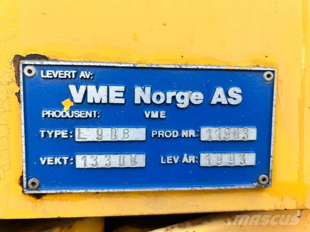 Volvo BM L90 لوادر بعجل