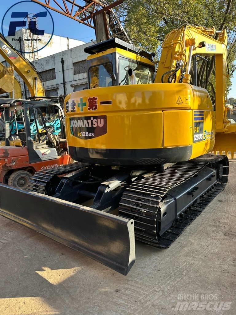 Komatsu PC 128 US حفارات زحافة