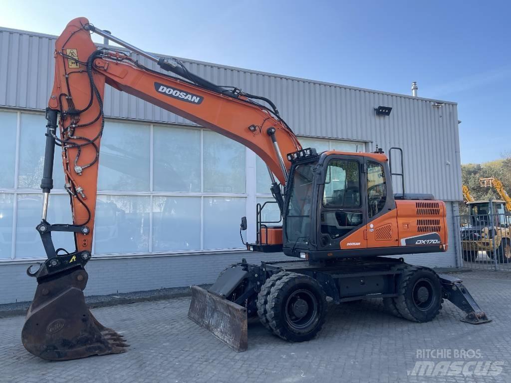 Doosan DX170W-5 حفارات بعجل
