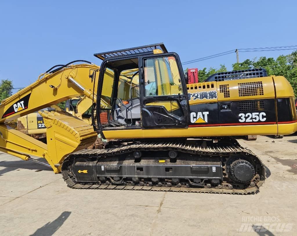 CAT 325 C حفارات زحافة