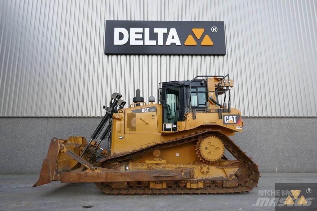 CAT D6T LGP بلدوزرات مجنزرة