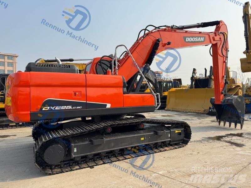 Doosan DX 225 LC-9C حفارات زحافة