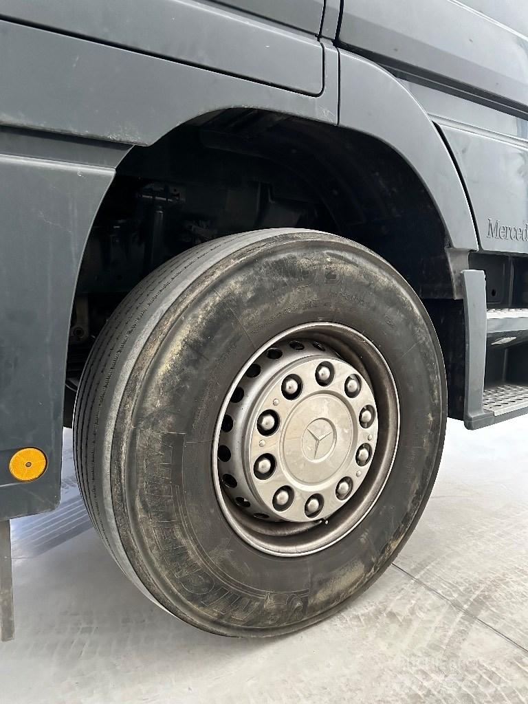 Mercedes-Benz 4165 S وحدات الجر
