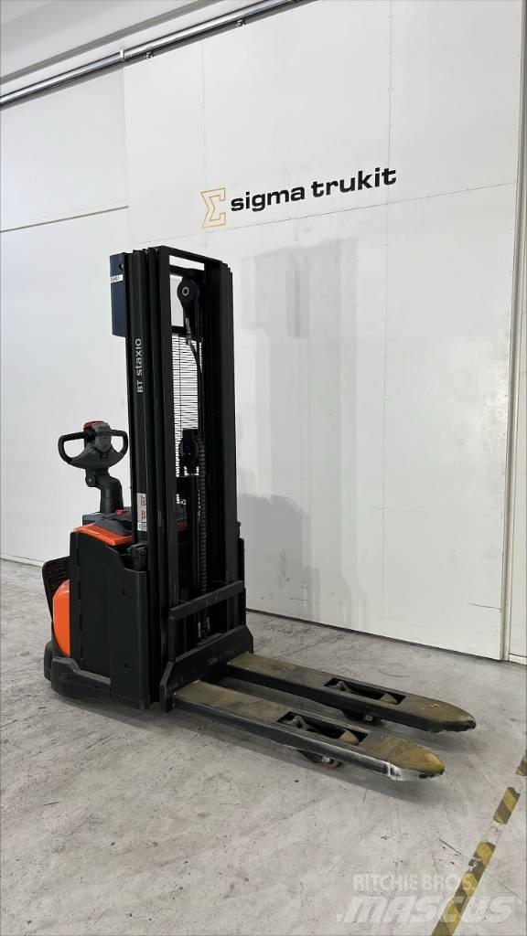 Toyota SWE 120 L معدات التكديس الجوالة