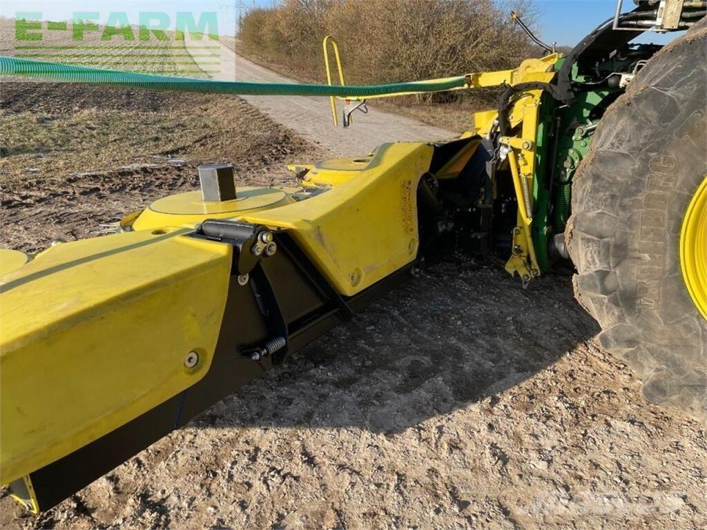 John Deere 8700i علافات ذاتية الدفع
