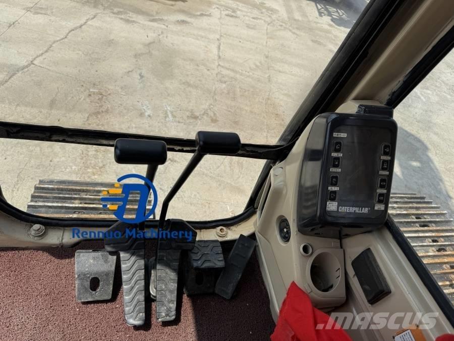 CAT 320 BL حفارات زحافة