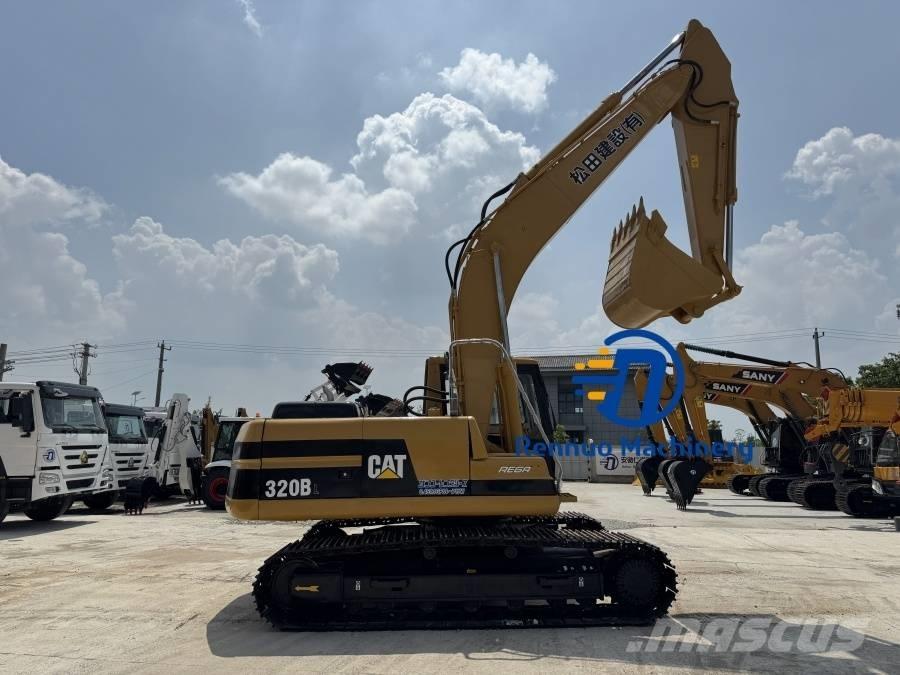 CAT 320 BL حفارات زحافة