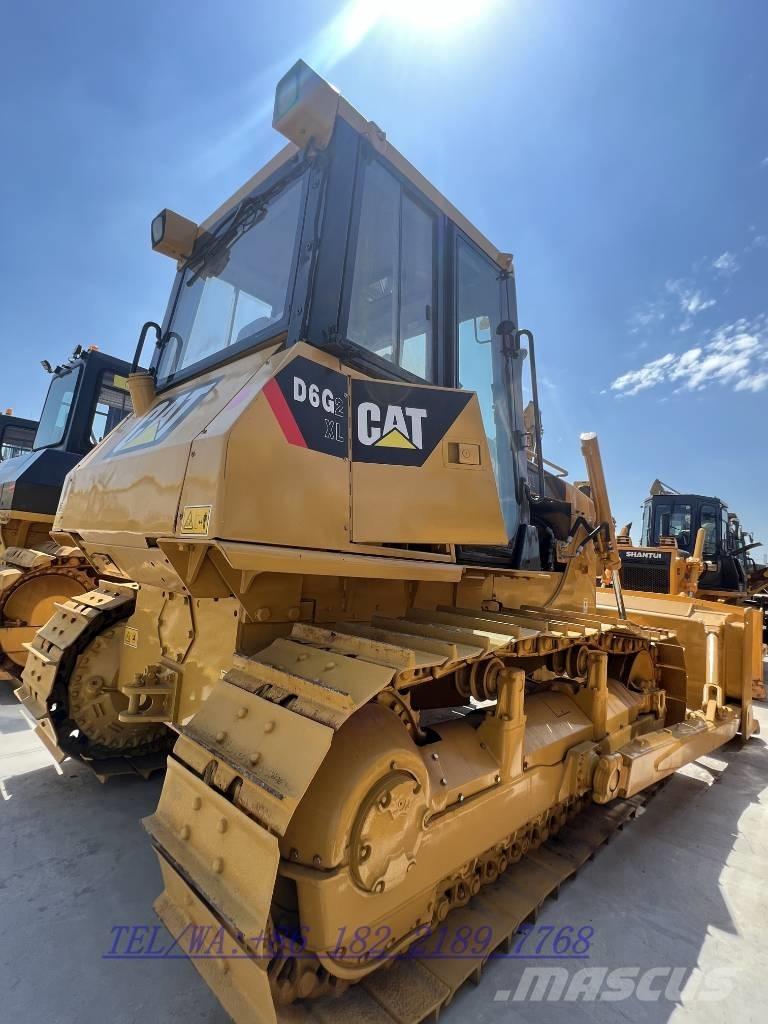 CAT D 6 G بلدوزرات مجنزرة