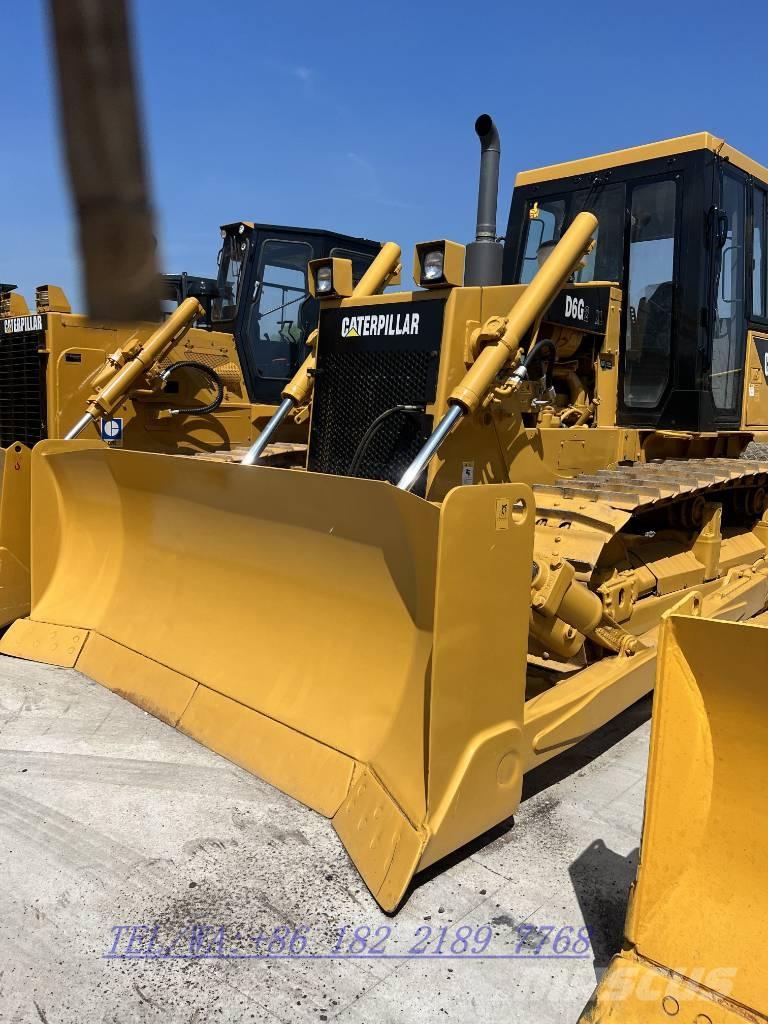 CAT D 6 G بلدوزرات مجنزرة